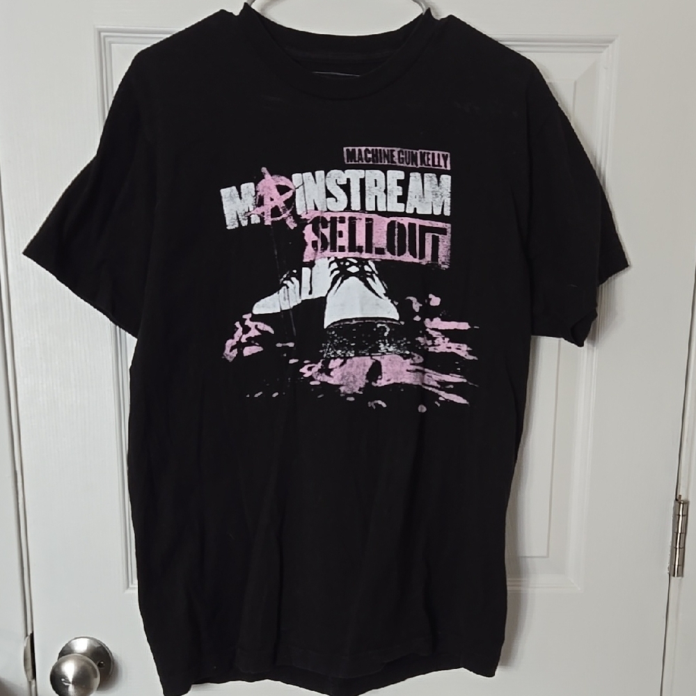 Machine Gun Kelly Black and Pink Short Sleeve Graphic Tee
